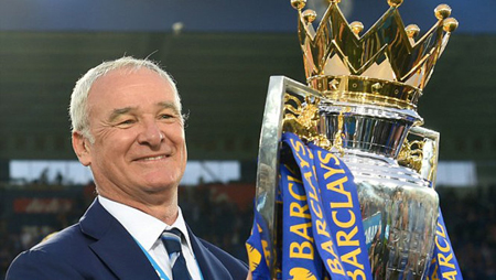 HLV Ranieri và chức vô địch Premier League cùng Leicester ở mùa giải vừa qua.